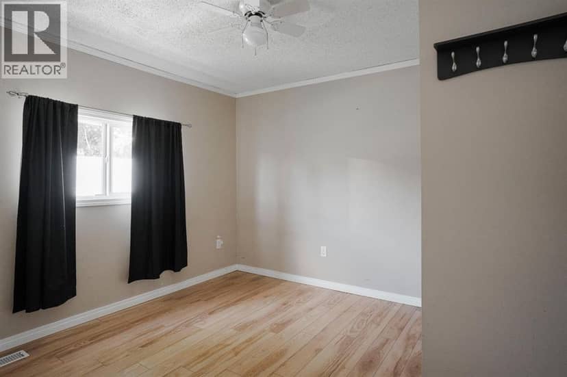 212 Greenwich Lane — photo 38 of 40