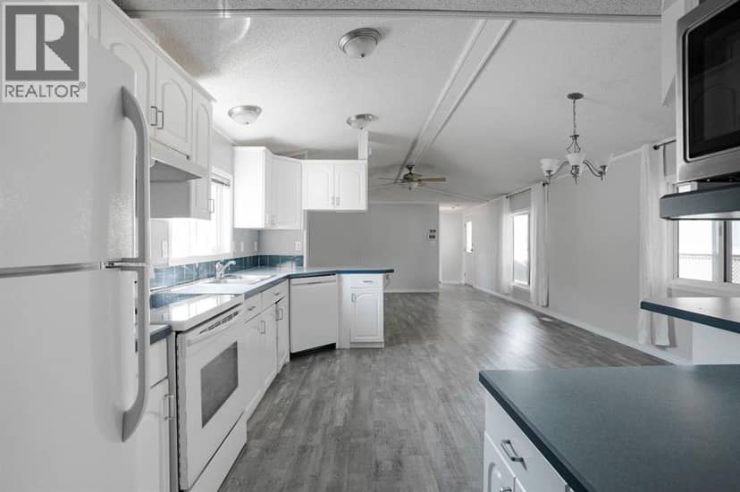 212 Greenwich Lane — photo 16 of 40
