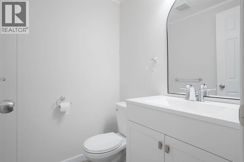 212 Greenwich Lane — photo 33 of 40