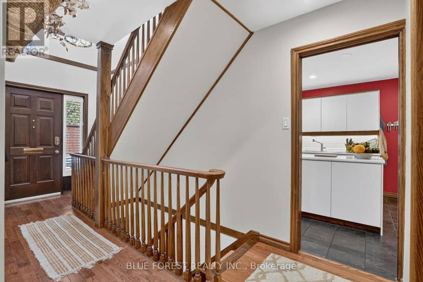 11-152 Albert Street — photo 13 of 40
