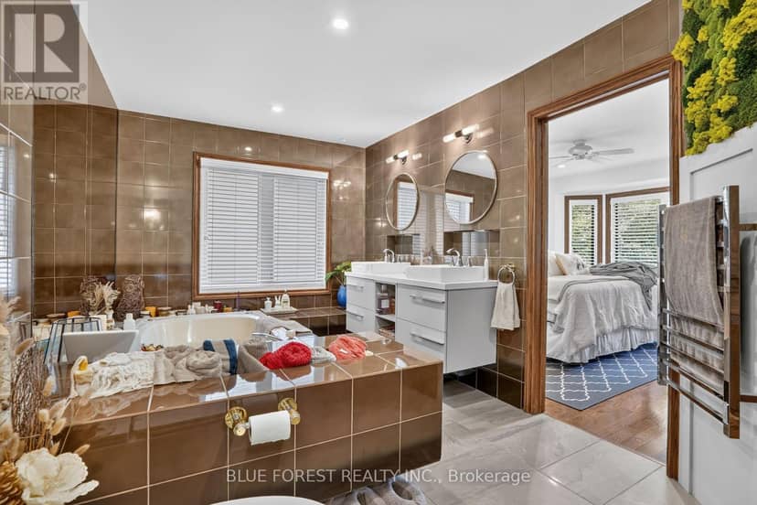 11-152 Albert Street — photo 29 of 40