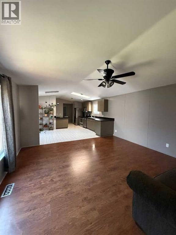 9904 107 Street, High Level, photo 2