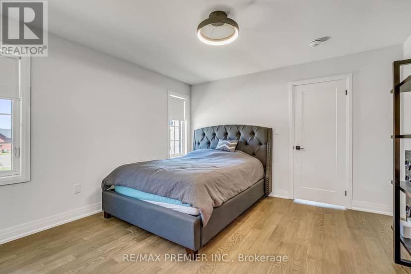 25 Low Boulevard — photo 40 of 40