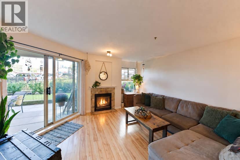 206 215 TWELFTH STREET, New Westminster, photo 2