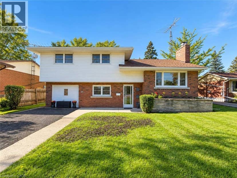 216 FAIRVIEW Avenue, Dunnville, photo 2