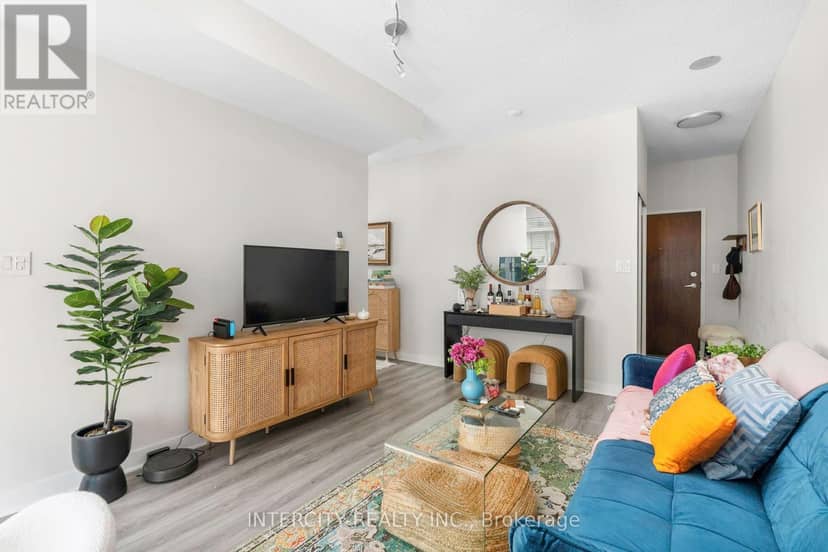 907 - 88 Palace Pier Court — photo 10 of 28