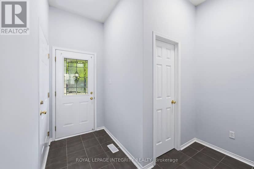 2254 Silverado Crescent — photo 3 of 36