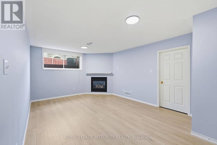 2254 Silverado Crescent — photo 31 of 36