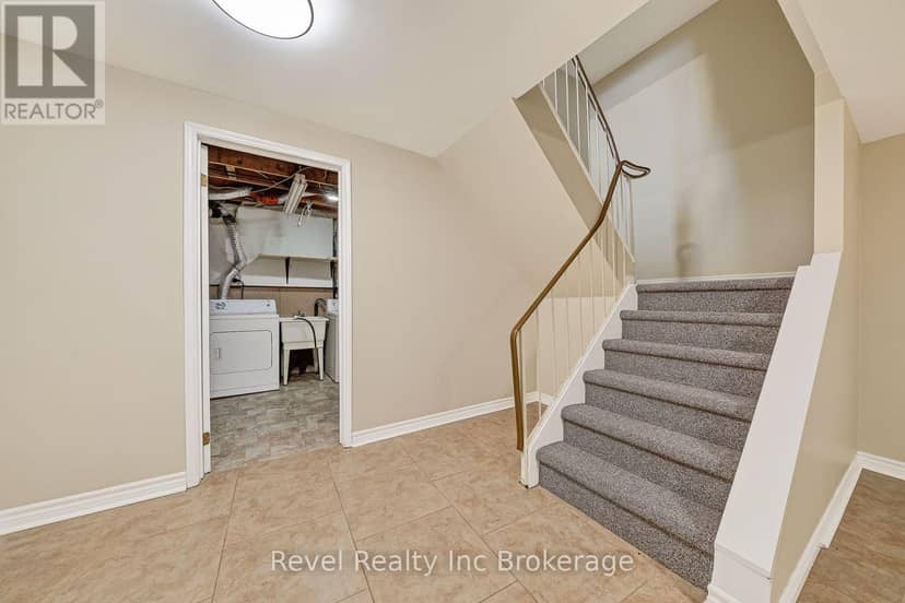 995 Cree Avenue — photo 32 of 40