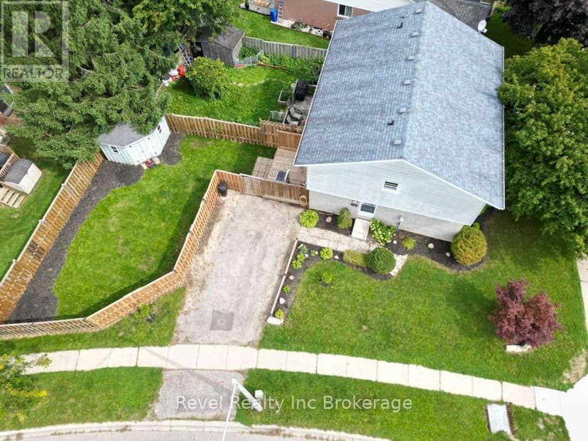 995 Cree Avenue — photo 9 of 40