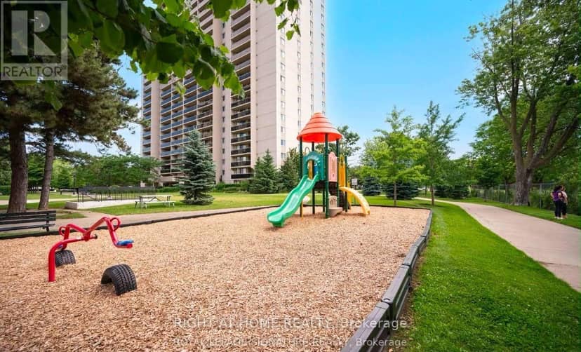 1102 - 820 Burnhamthorpe Road — photo 32 of 32