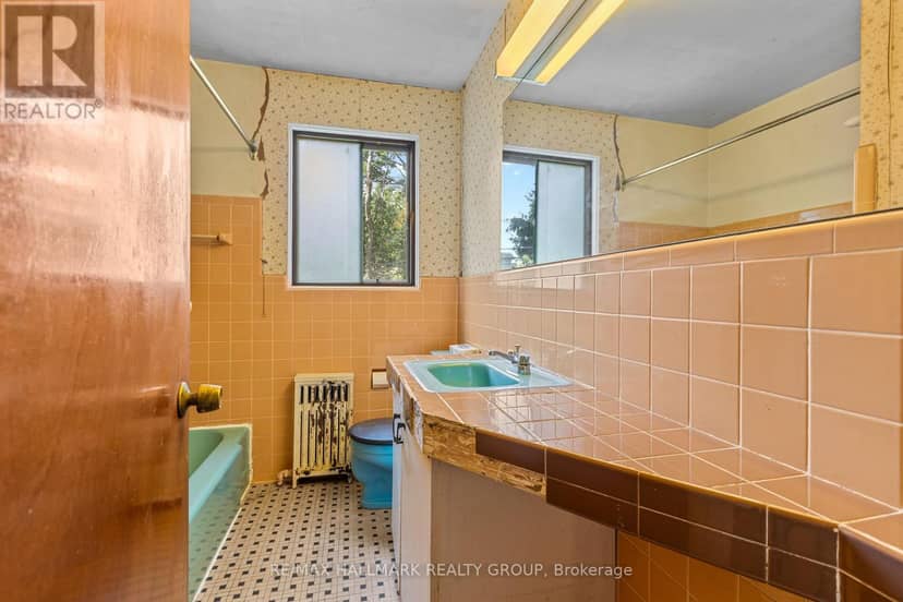 492 Vernon Avenue — photo 17 of 36