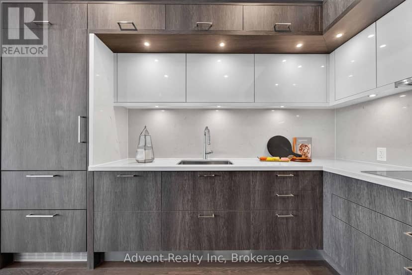 518 - 30 Inn On The Park Drive — photo 12 of 40