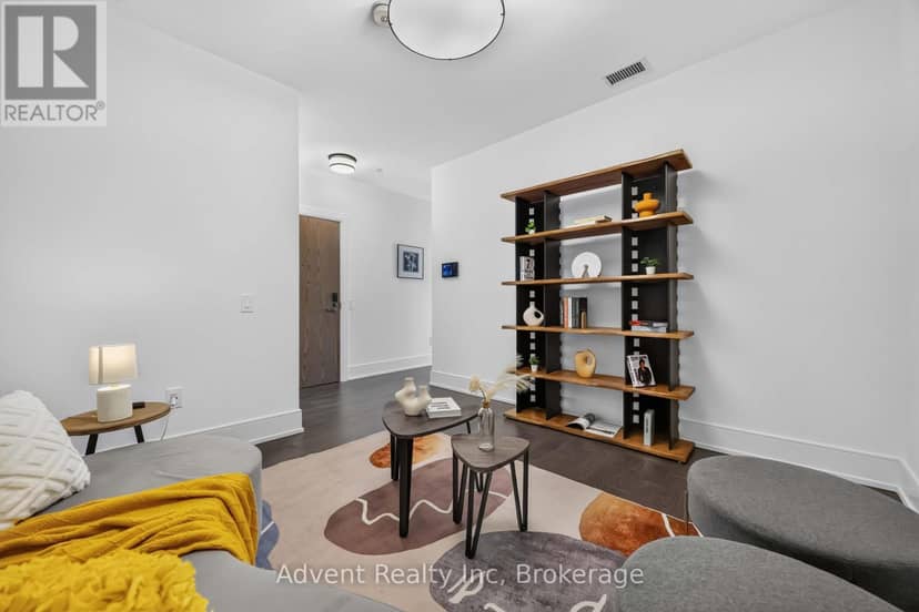 518 - 30 Inn On The Park Drive, Toronto, photo 5