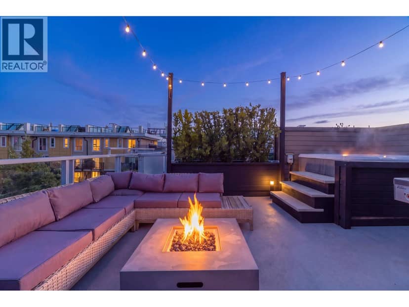 234 735 W 15TH STREET, North Vancouver