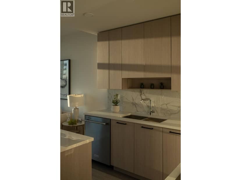 2407 555 SYDNEY AVENUE, Coquitlam, photo 2
