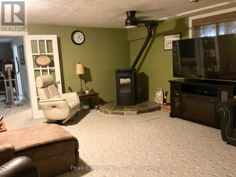 5439 Wellington  2 Road — photo 33 of 40
