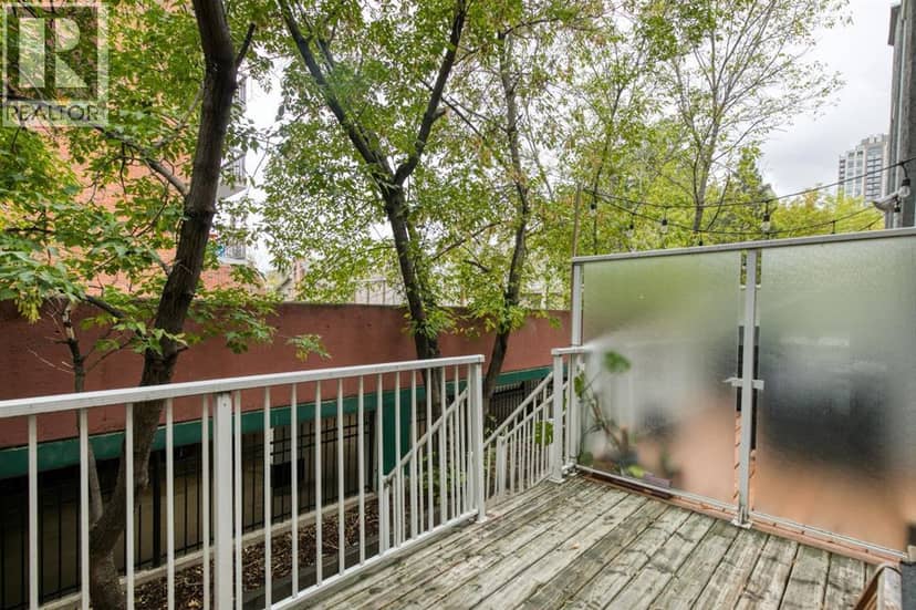 1423 10 Street SW — photo 24 of 33