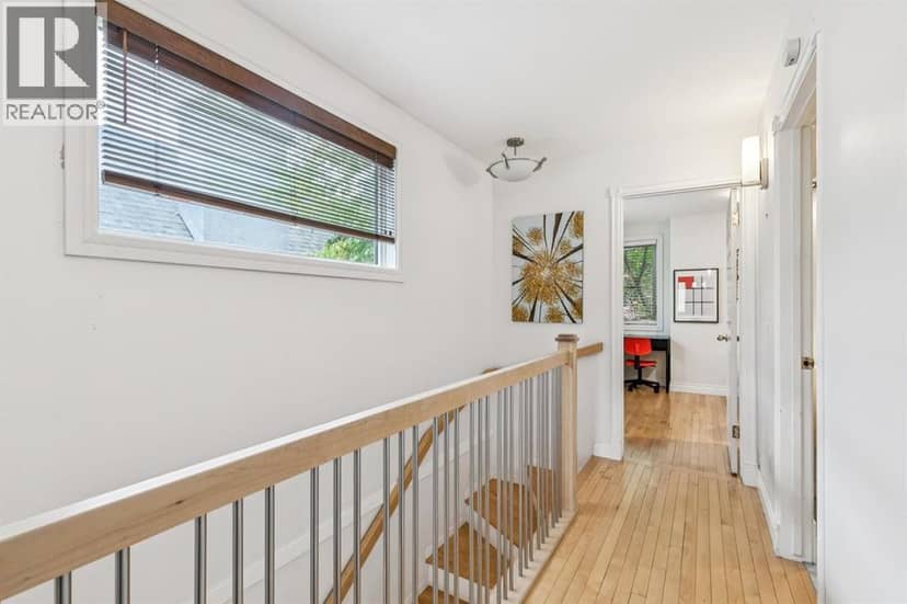 1423 10 Street SW — photo 12 of 33