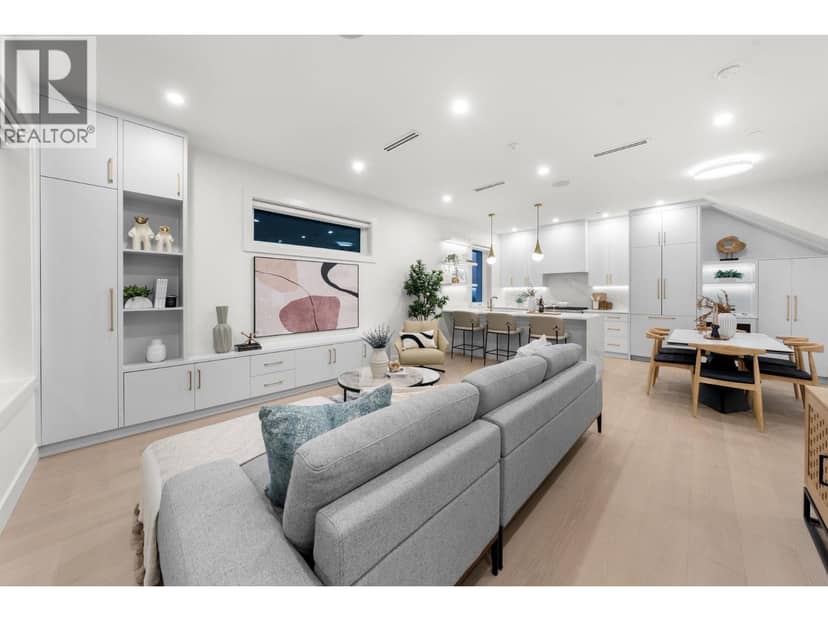 1 1582 E 2ND AVENUE, Vancouver
