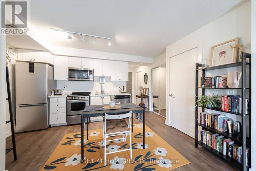 807 - 10 Wilby Crescent — photo 11 of 40