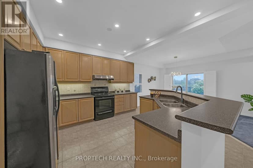 5851 Summerside Drive — photo 7 of 40