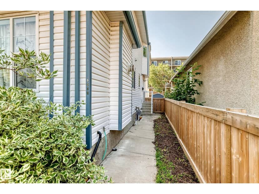 9333 103a AV NW, Edmonton, photo 3