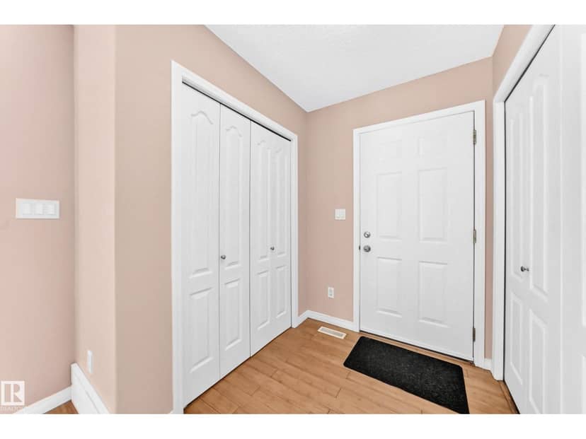 9333 103a AV NW, Edmonton, photo 4