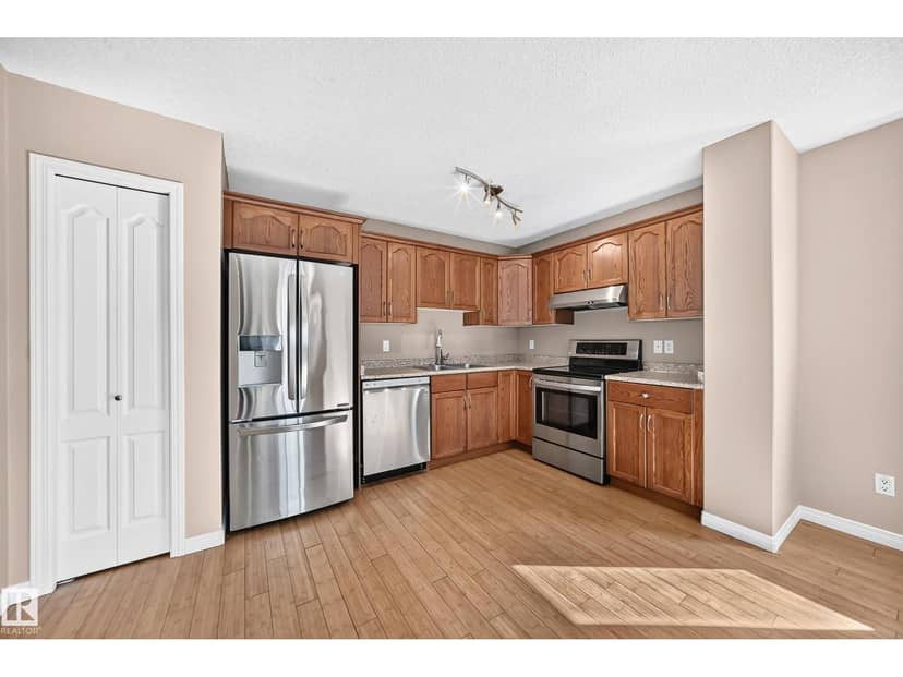 9333 103a AV NW, Edmonton, photo 6