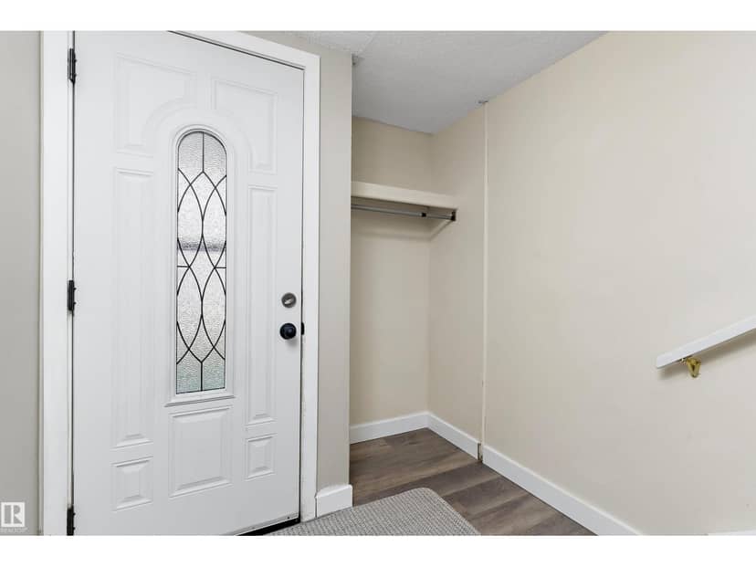 899 Abbotsfield RD NW, Edmonton, photo 3