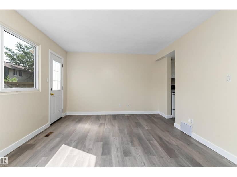 899 Abbotsfield RD NW, Edmonton, photo 4