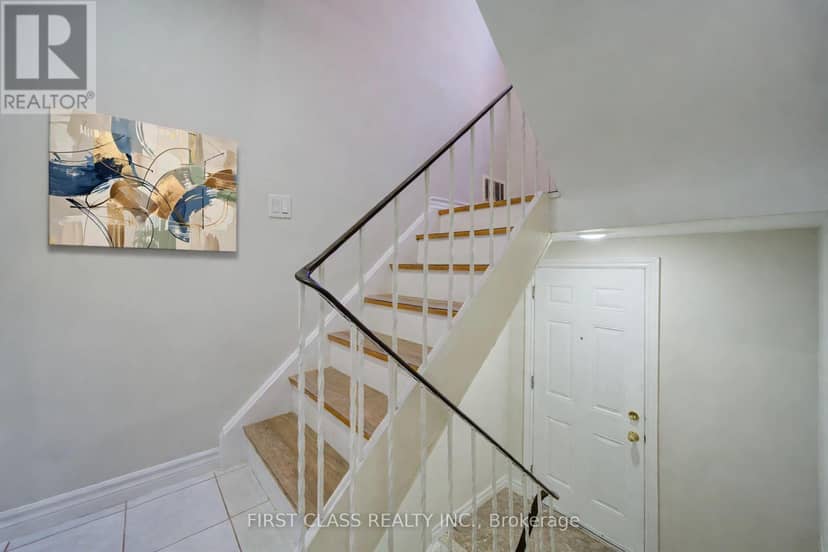 427 Leslie Street — photo 16 of 40