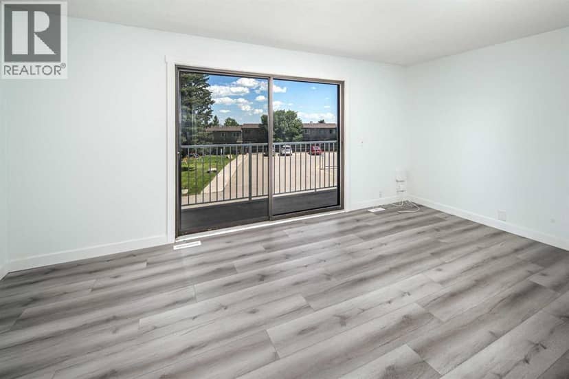 49, 1055 72 Avenue NW, Calgary, photo 2