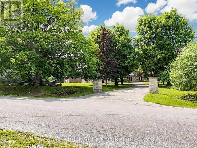 18 McCowan Lane — photo 2 of 40