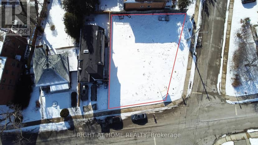 10 B And C Benson Avenue — photo 4 of 6