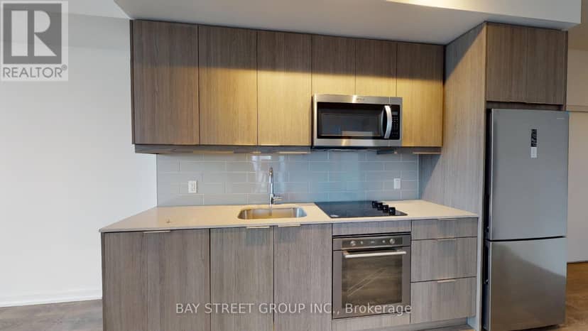 1110 - 36 Forest Manor Road — photo 5 of 15
