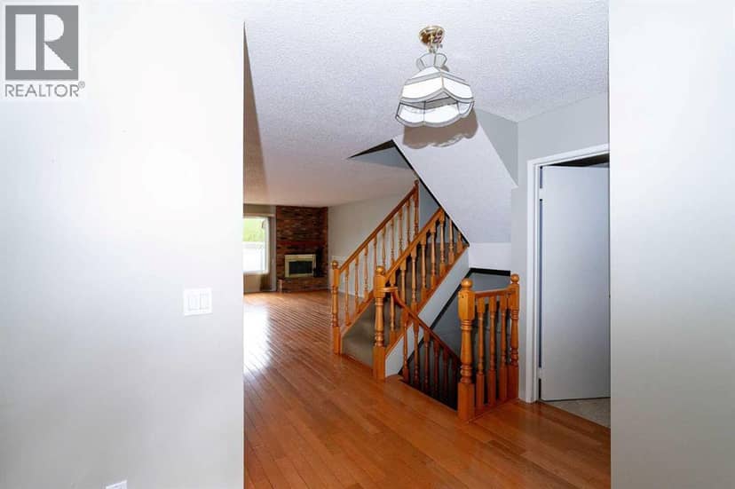 30, 228 Theodore Place NW, Calgary, photo 4