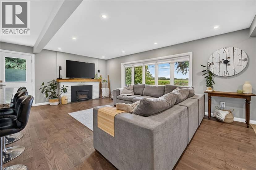 2098 ST. JOHN'S Road W — photo 9 of 40