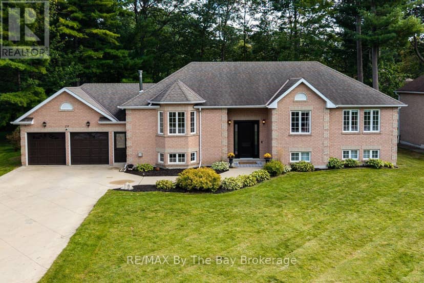 29 Downer Crescent — photo 1 of 40