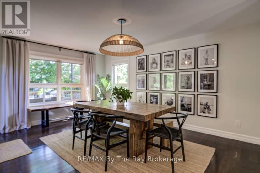29 Downer Crescent — photo 12 of 40