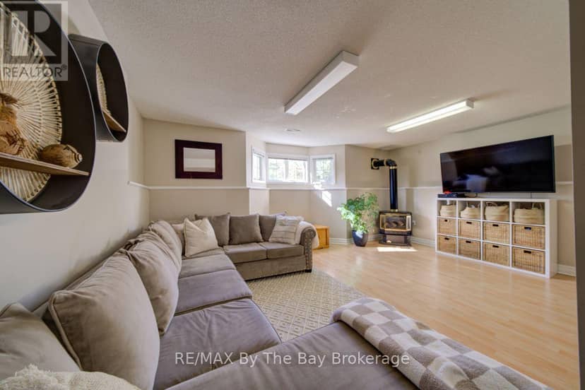 29 Downer Crescent — photo 30 of 40