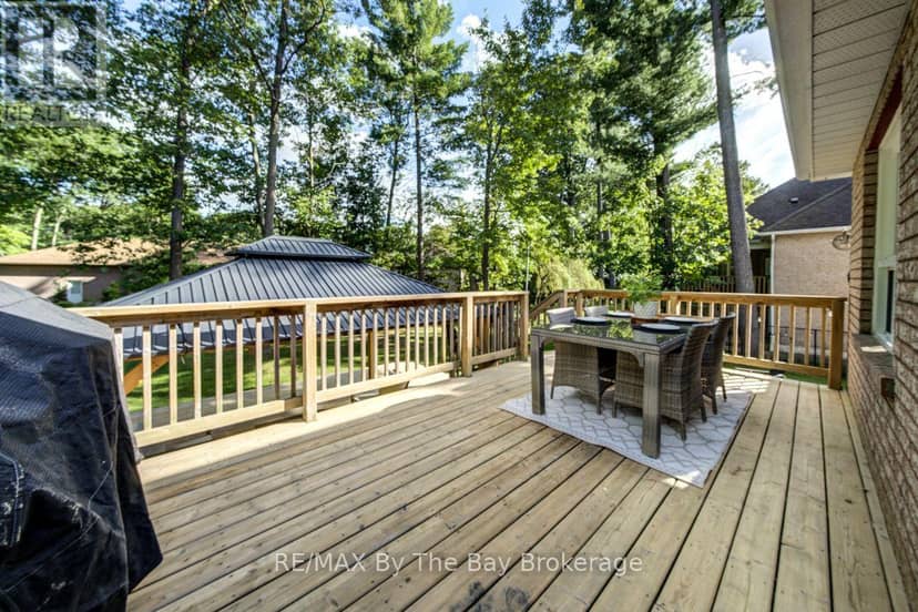 29 Downer Crescent — photo 33 of 40