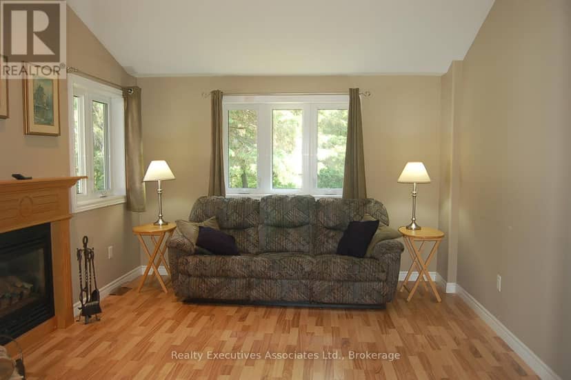 211 Alpine Lake Road, Trent Lakes, photo 2