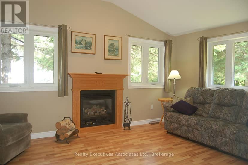 211 Alpine Lake Road, Trent Lakes, photo 3