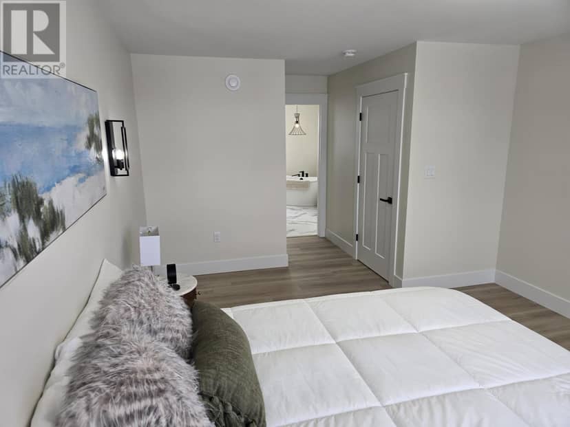 54 HUDSON Avenue — photo 15 of 35