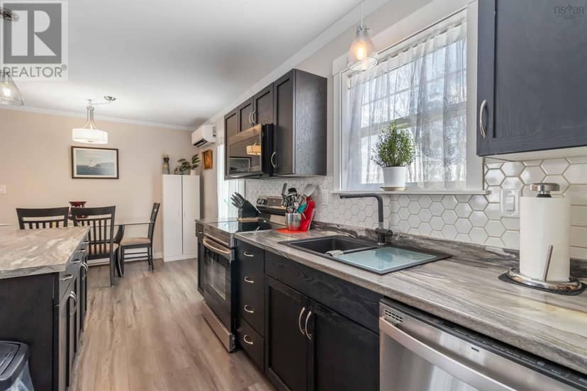 10 Mossberry Close — photo 12 of 30