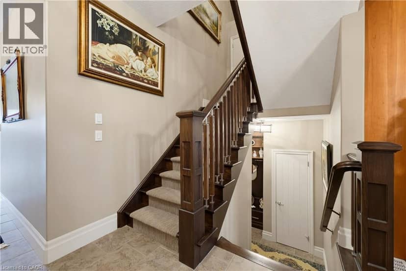 123 OAK PARK Drive — photo 18 of 40