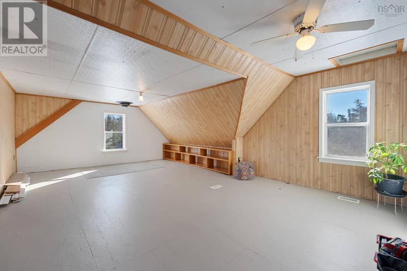 90 Oak Park Road — photo 15 of 34