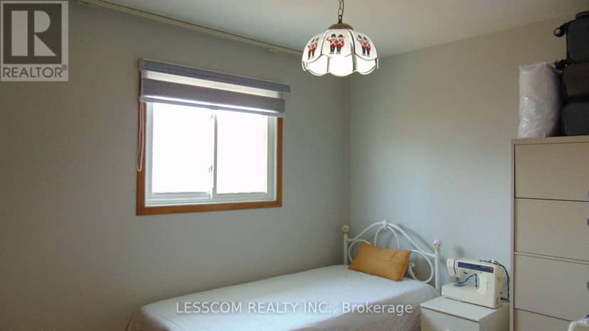 335 Royal Salisbury Way — photo 18 of 34