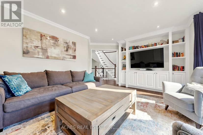 30 Casper Crescent — photo 12 of 40